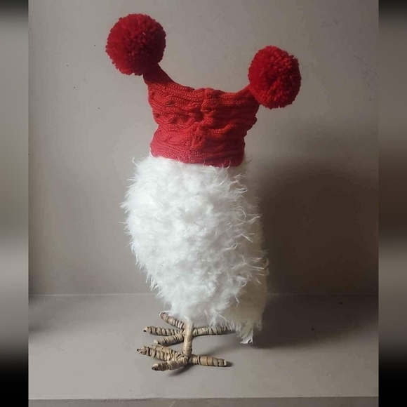 Snowy Owl With Hat - Picture 2 of 3